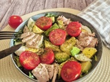 Salade à l'avocat, au thon et aux œufs durs
