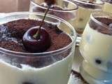 Tiramisu en verrine aux cerises