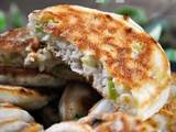 Blinis aux oignons verts et feta