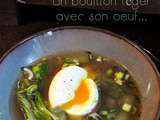 Bouillon asiatique aux pak-choï et oeuf