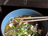 Soupe chinoise aux schiitakes et tofu soyeux