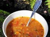 Soupe de lentilles corail et pois cassés au lait de coco