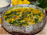 Curry de champignons au lait de coco, pois chiches et épinards