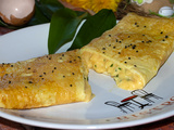 Omelette farcie aux œufs brouillés à l’ail des ours