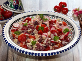 Taboulé d’orzo, fraises, tomates et poulpe