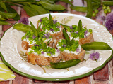 Tartines petits pois, menthe, ciboulette et chèvre