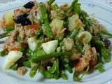 Salade de pommes de terre, thon et haricots verts, sauce au fromage blanc