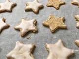 Étoiles à la cannelle et aux amandes