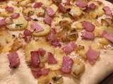 Pizza au bacon et aux pommes de terre