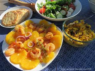 Salade de crevettes et de saumon fumé à l’orange