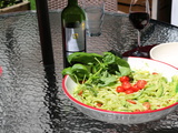 Fettuccini aux tagliatelles de courgette et pesto au baslic