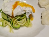 Spaghettis de courgette & œuf poché