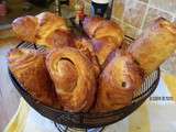 Croissants et les pains au chocolat