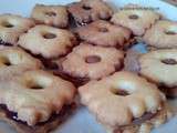 Petits sablés aux amandes chocolat ou confiture de fraise