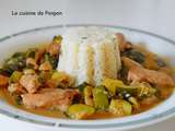 Poulet aux courgettes, fanes d'oignons et lait de coco