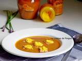 Soupe de poisson de roche servie avec des croûtons nappés de rouille sétoise