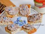 Toasts garnis de terrine de campagne au piment d'Espelette