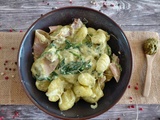 Gnocchis, épinards et jambon cru, à la sauce burrata pesto
