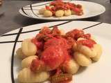 Gocchi sauce aux tomates, poivrons et fromage frais