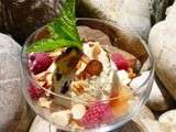 Coupe de glace vanille, melon, framboises