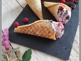 Crème glacée framboise et Oréo ... en cornets