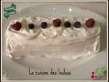 Bûche chantilly et fruits rouges