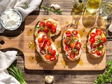 Bruschetta express : la recette ultra-fraîche (prête en 5 min, sans four !)