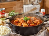 Elle mijote son porc à la tomate… et tout le monde lui demande sa recette (ultra simple)