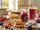 Oubliez la tarte aux pommes : 15 desserts aux prunes irrésistibles à tester d’urgence