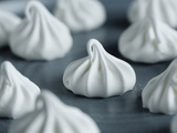 Comment réussir sa meringue : astuces et erreurs à éviter