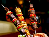 Tout savoir sur les brochettes : Préparation, cuisson, sauces et plus encore