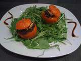 Au menu ce soir: tomate farcie sur lit de roquette