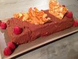 Terrine de chocolat au coeur de framboise et nougatine - recette en vidéo