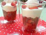 Coupes fraises, rhubarbe, et mascarpone