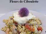 Salade de Pâtes Froides au Saumon, Crevettes et Fleurs de Ciboulette