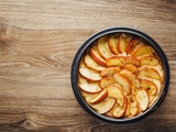 Gâteau au pommes et chocolat : la recette sans sucre