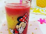 Smoothie ananas, kiwi et framboises