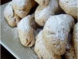  Kourabiethes  croissants grecs aux amandes, cannelle et orange