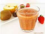 Smoothie est mon ami : datte, pomme, fraise, kiwi