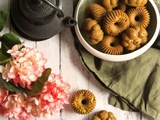 Cake au blancs d'œufs, thé matcha et cardamome