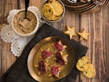 Sablés apéro au comté et aux cèpes, houmous marrons et magret de canard fumé