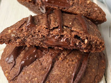 Biscuits à l’amande tourrés au chocolat