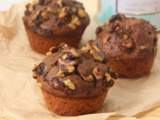 Muffins au sirop de datte, noix et chocolat
