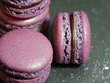 Macarons Chocolat Noir, Framboise & Piment d'Espelette