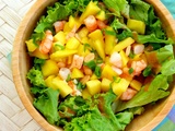Salade exotique mangue crevettes et sauce beurre de cacahuètes