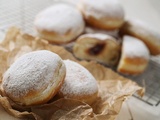 Boules de Berlin : des beignets moelleux pour régaler vos invités