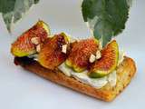 Tartine de fromage de chèvre aux figues, miel et noisettes