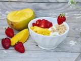 Yaourt, muesli et fruits frais