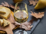 Quel vin blanc pour du fromage : le guide