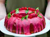 Gâteau Bundt aux pistaches, framboises et miel